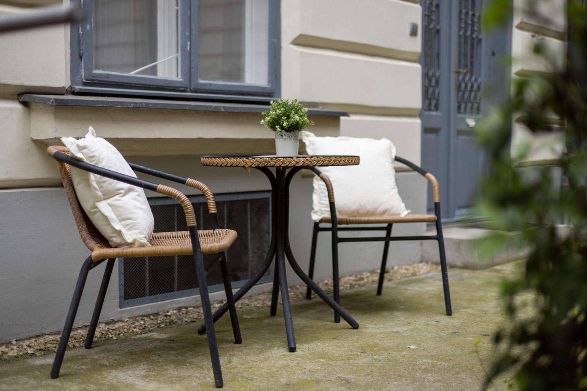 Hidden Gem With Terrace On The Andrassy Fashion Road Apartamento Budapeste Exterior foto