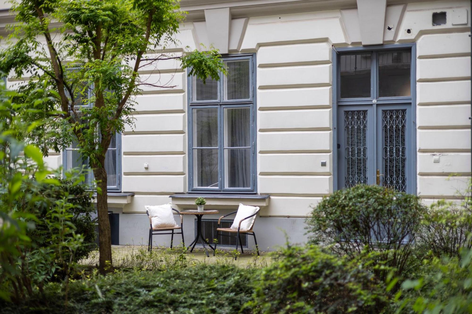 Hidden Gem With Terrace On The Andrassy Fashion Road Apartamento Budapeste Exterior foto