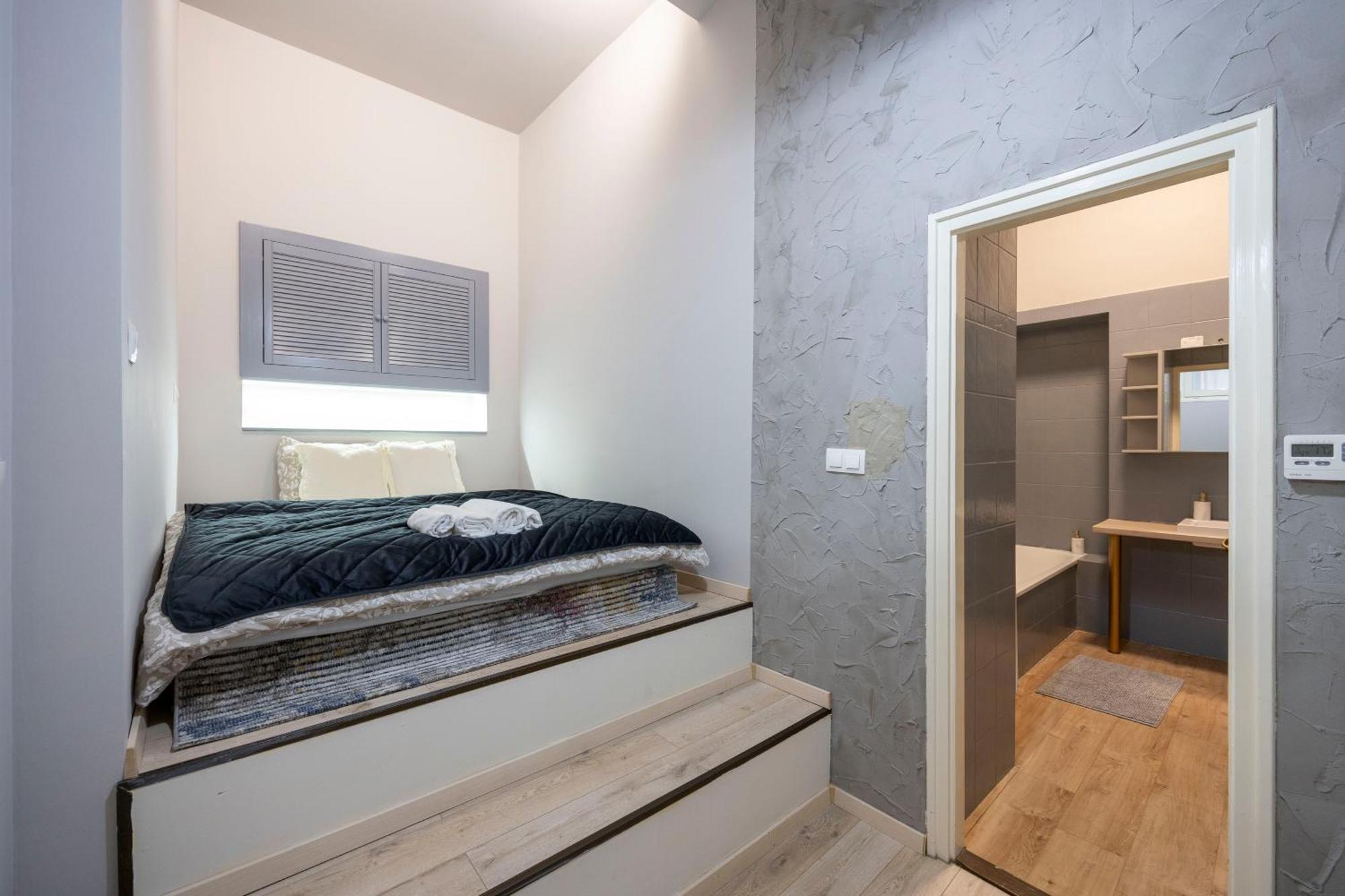 Hidden Gem With Terrace On The Andrassy Fashion Road Apartamento Budapeste Exterior foto