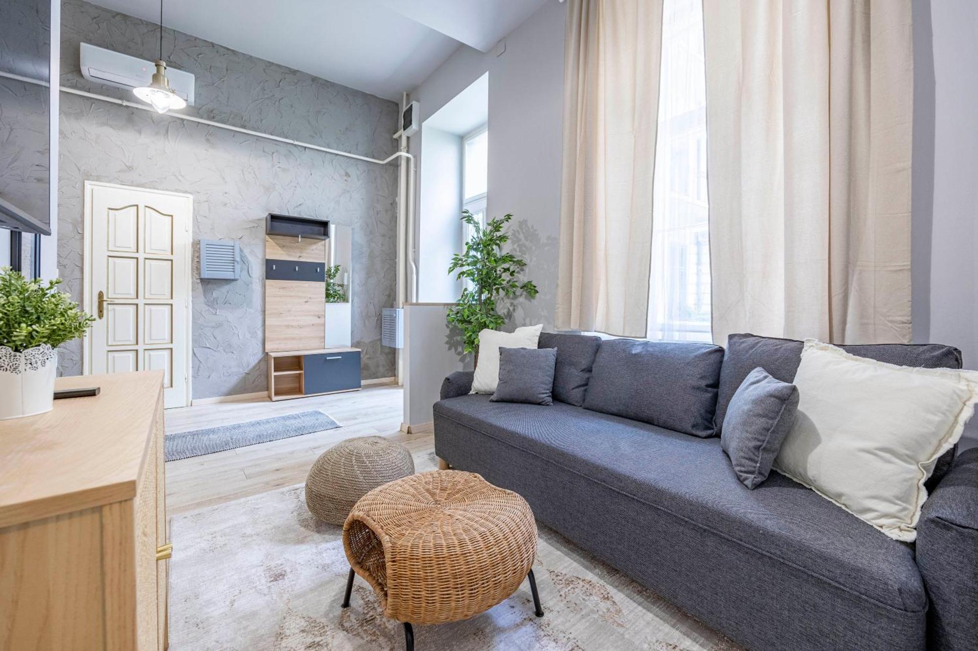 Hidden Gem With Terrace On The Andrassy Fashion Road Apartamento Budapeste Exterior foto